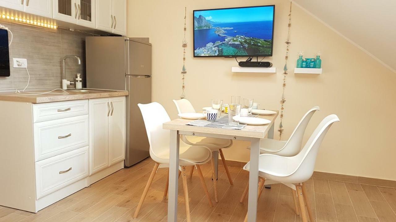 Monika Apartment Тиват Екстериор снимка
