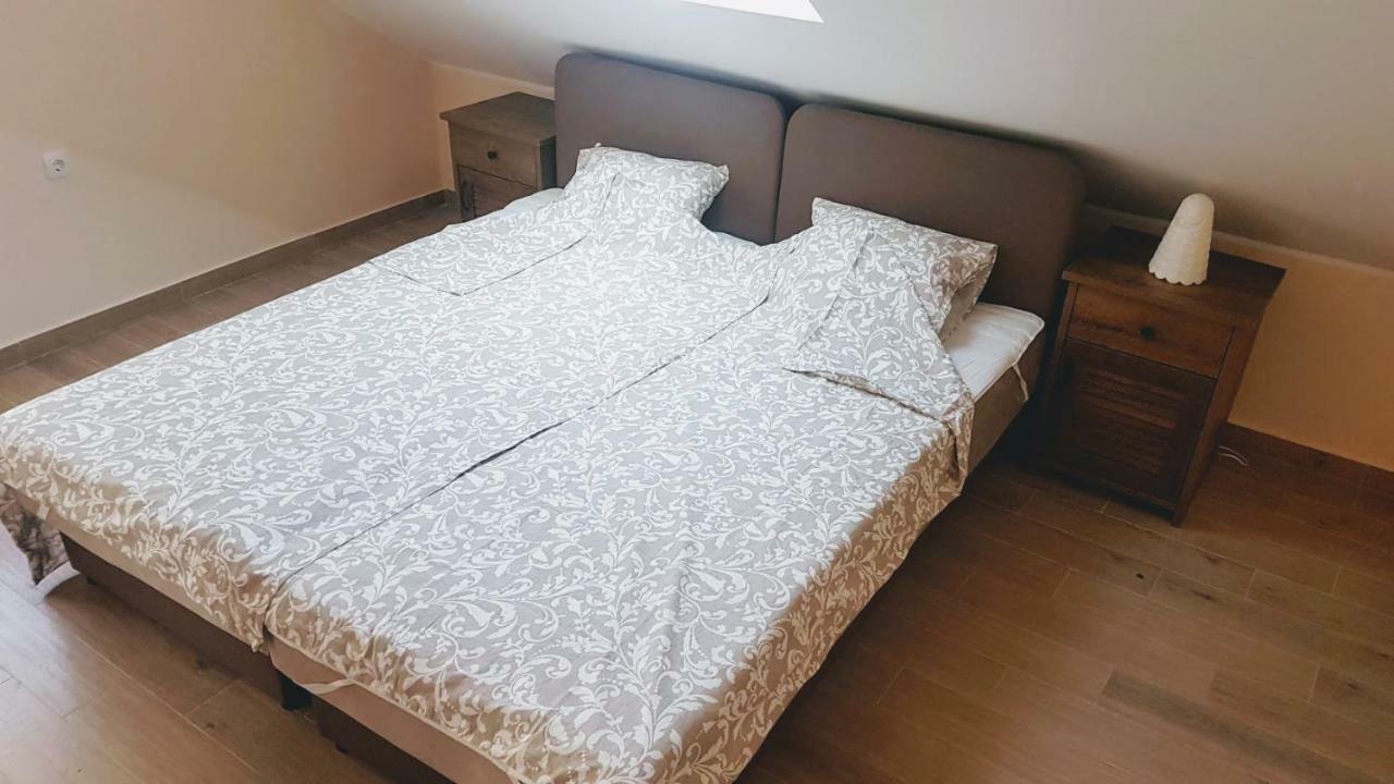 Monika Apartment Тиват Екстериор снимка
